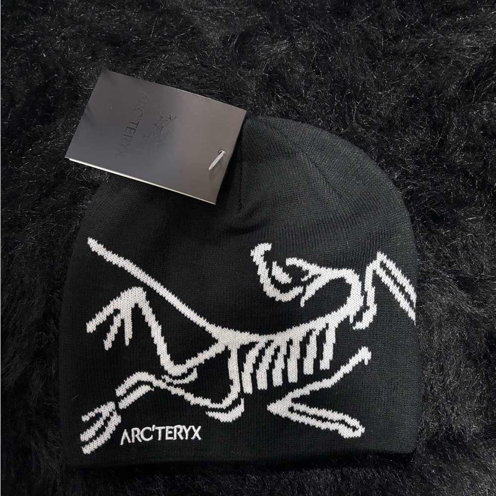 Arc'teryx Black and White Beanie